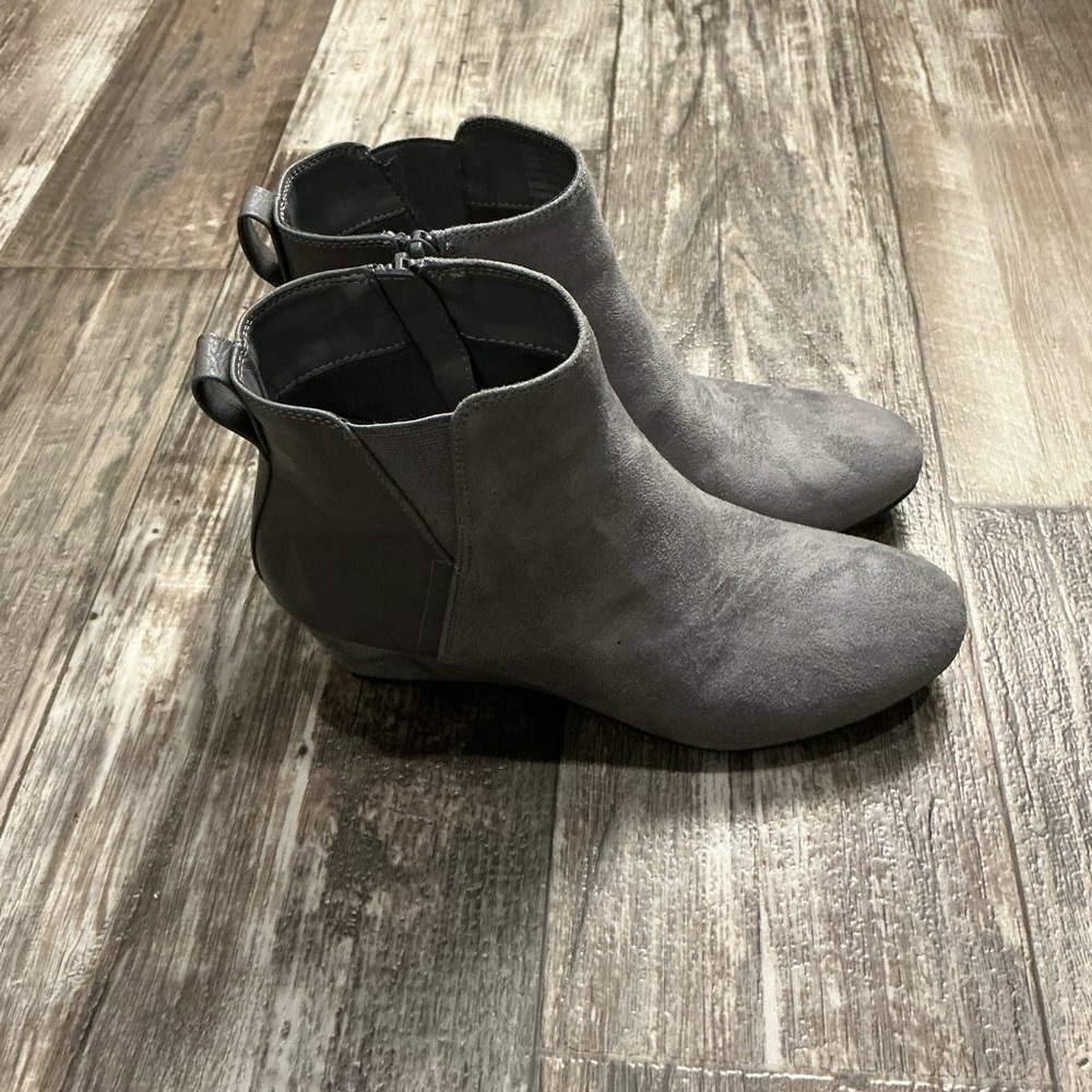 Croft and Barrow Women's Gray Wedge Ankle Boots Size 7 - Picture 4 of 12